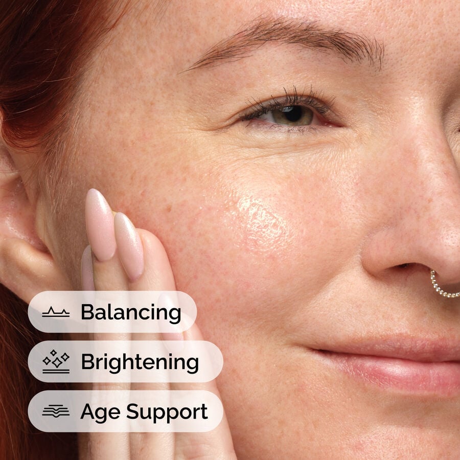 Model Application of Ascorbyl Glucoside Solution 12%